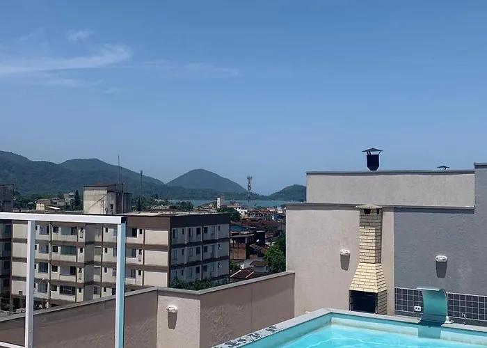 Cobertura perto da praia em Ubatuba